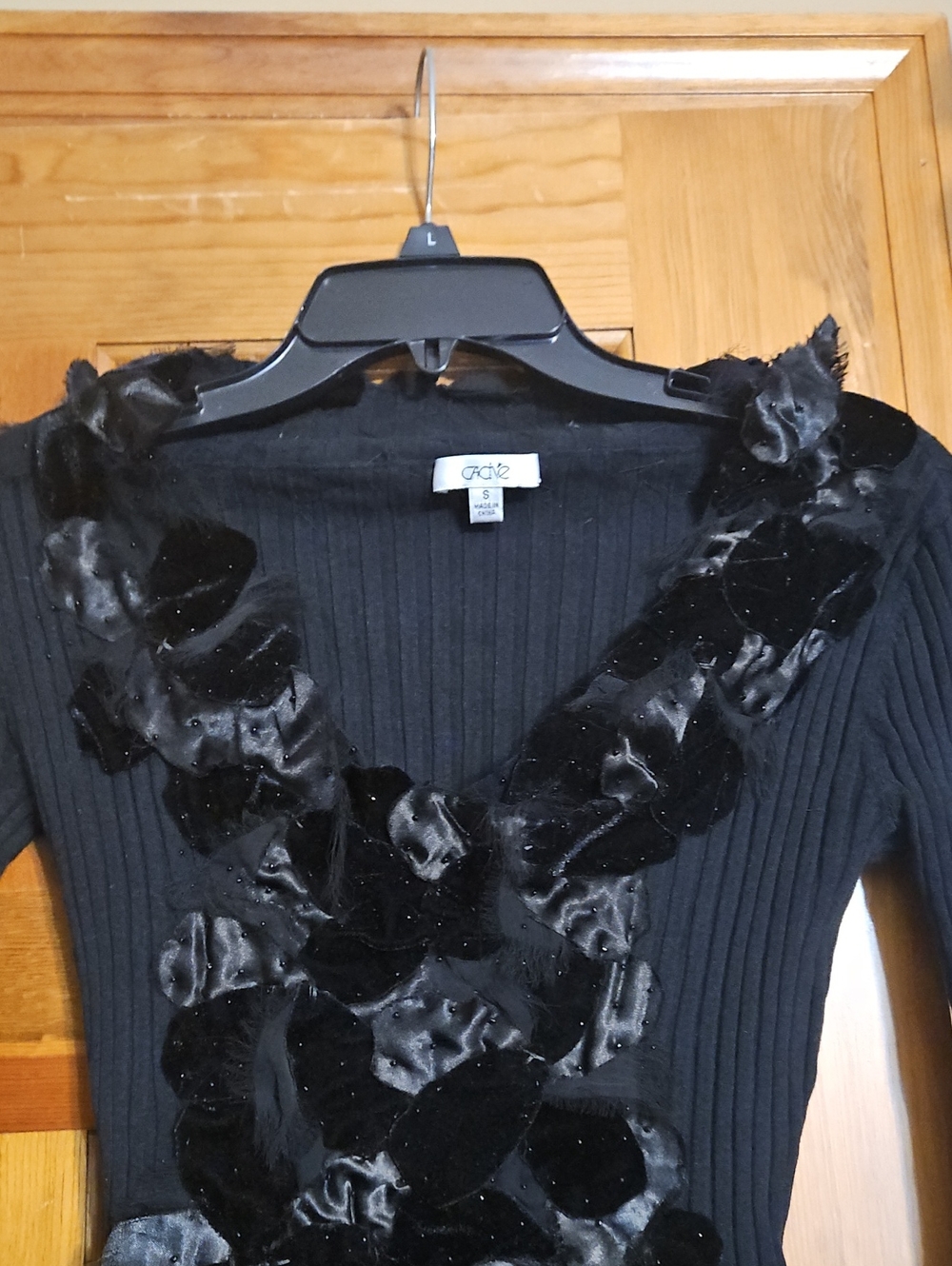 Cache Vintage Y2k Black Ribbed Knit Silk Black V-neck Embellished Top - Picture 4 of 11